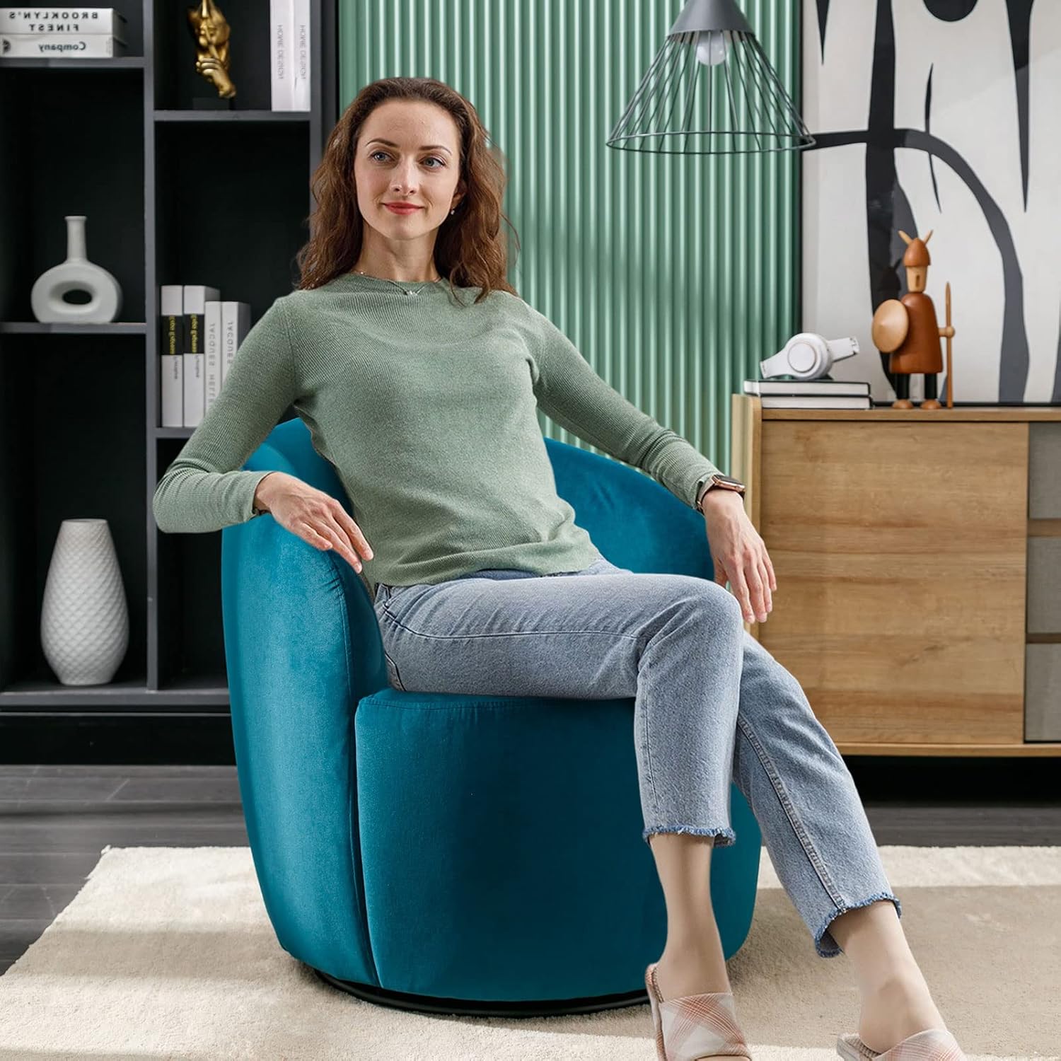 Butaca Roxy, giratoria tapizada con brazo redondo moderno, giratorio de 360 grados.