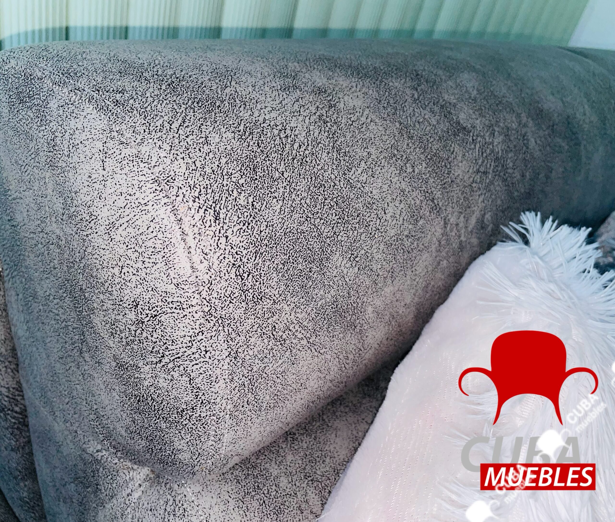 Andrea Tiny - en polipiel gris oscuro