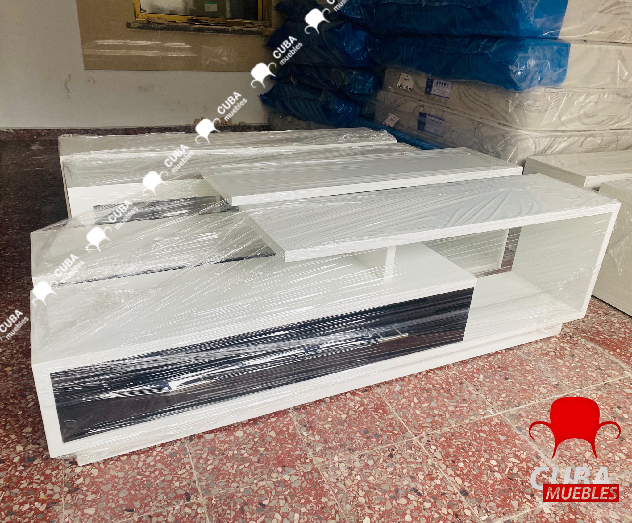 Disponible Multimueble de Catálogo