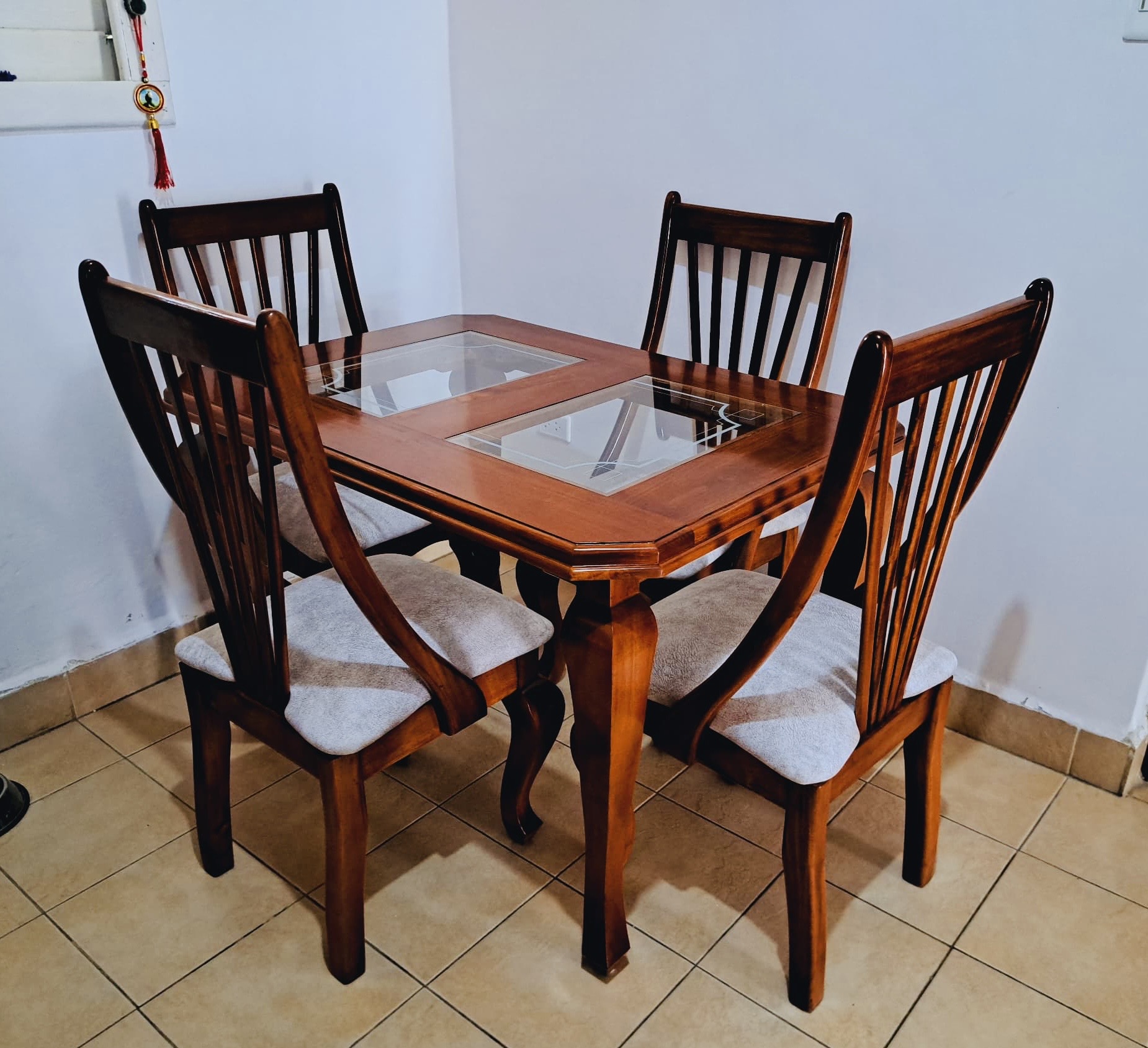 Comedor "Tropical" 4 sillas Madera color Natural