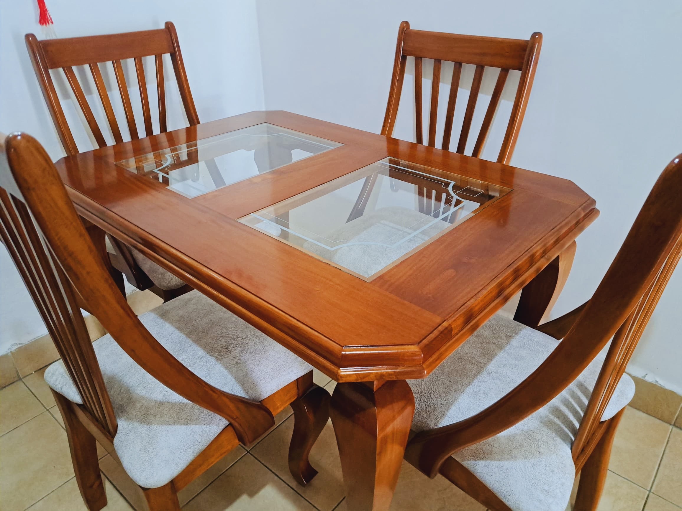 Comedor "Tropical" 4 sillas Madera color Natural