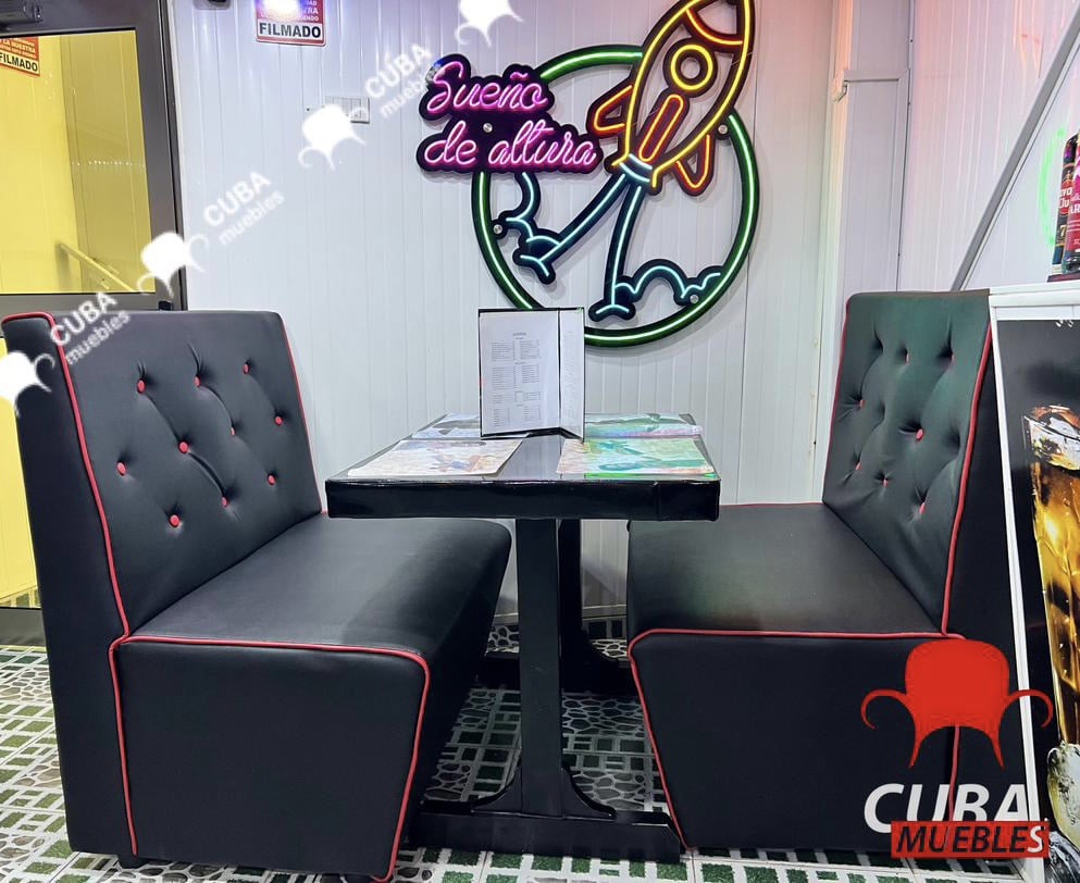 Set de pullmans y mesa para bares y cafeterías
