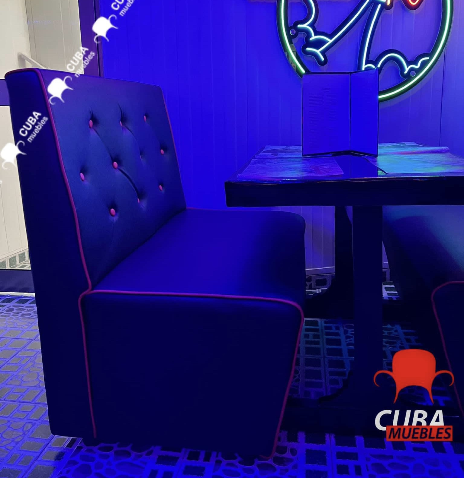 Set de pullmans y mesa para bares y cafeterías