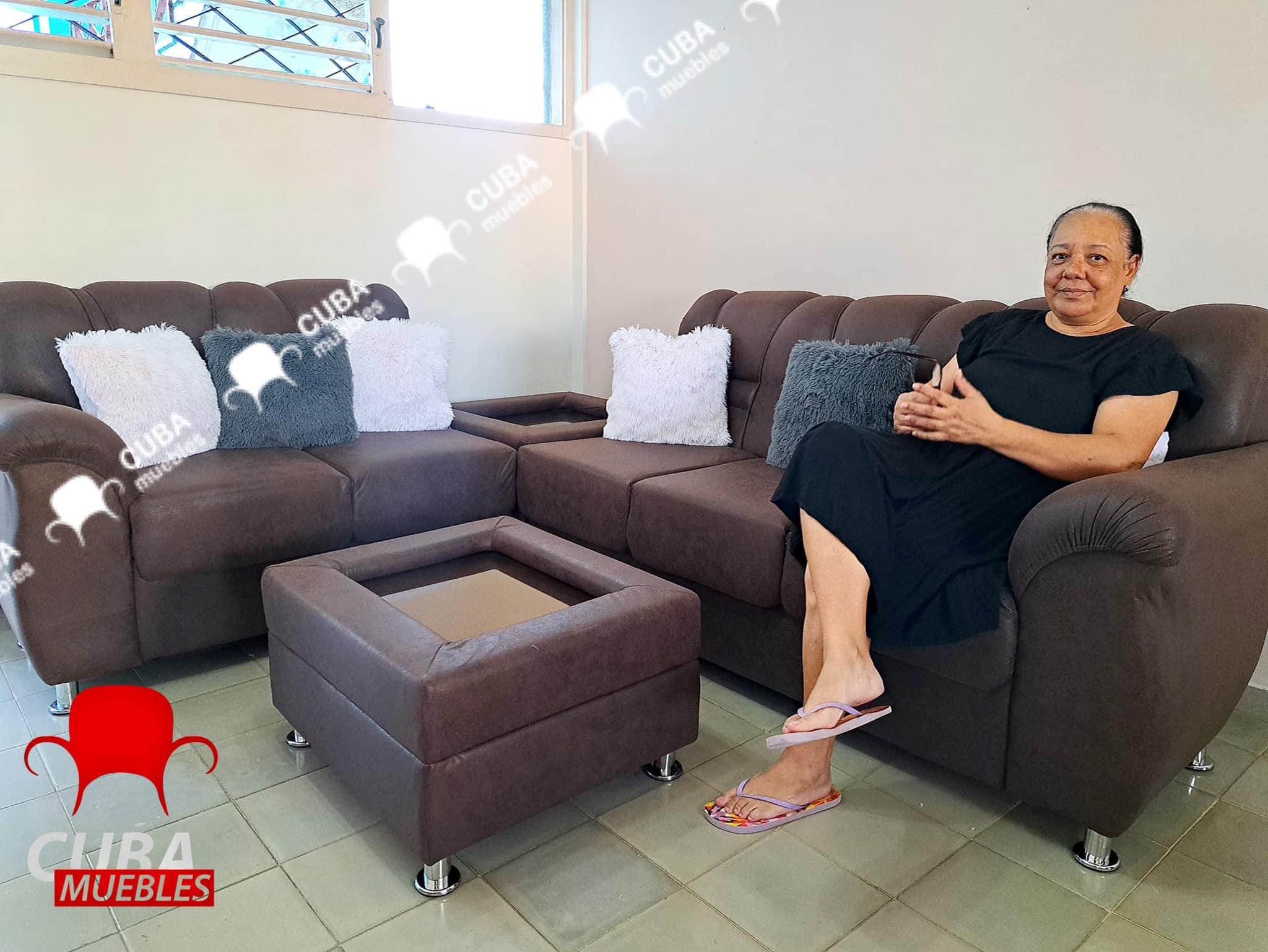 Esquinero brasileño brazo de pico en polipiel carmelita