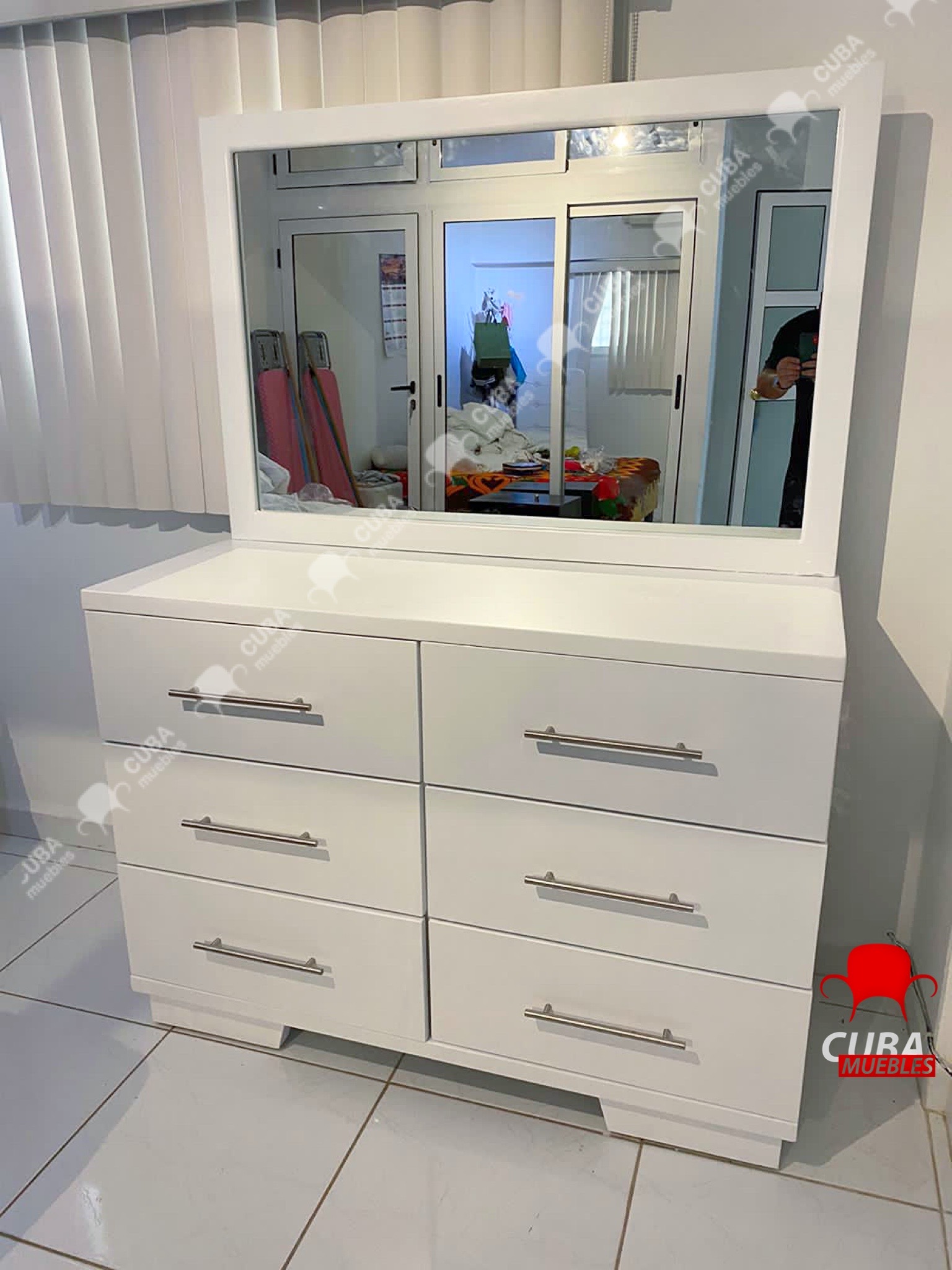 Cómoda 6 gavetas con espejo