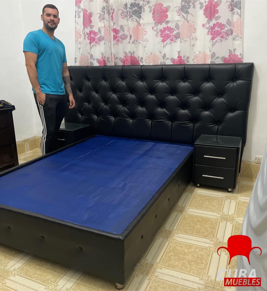 Cama Tapizada Full - vinil negro (Disponible)
