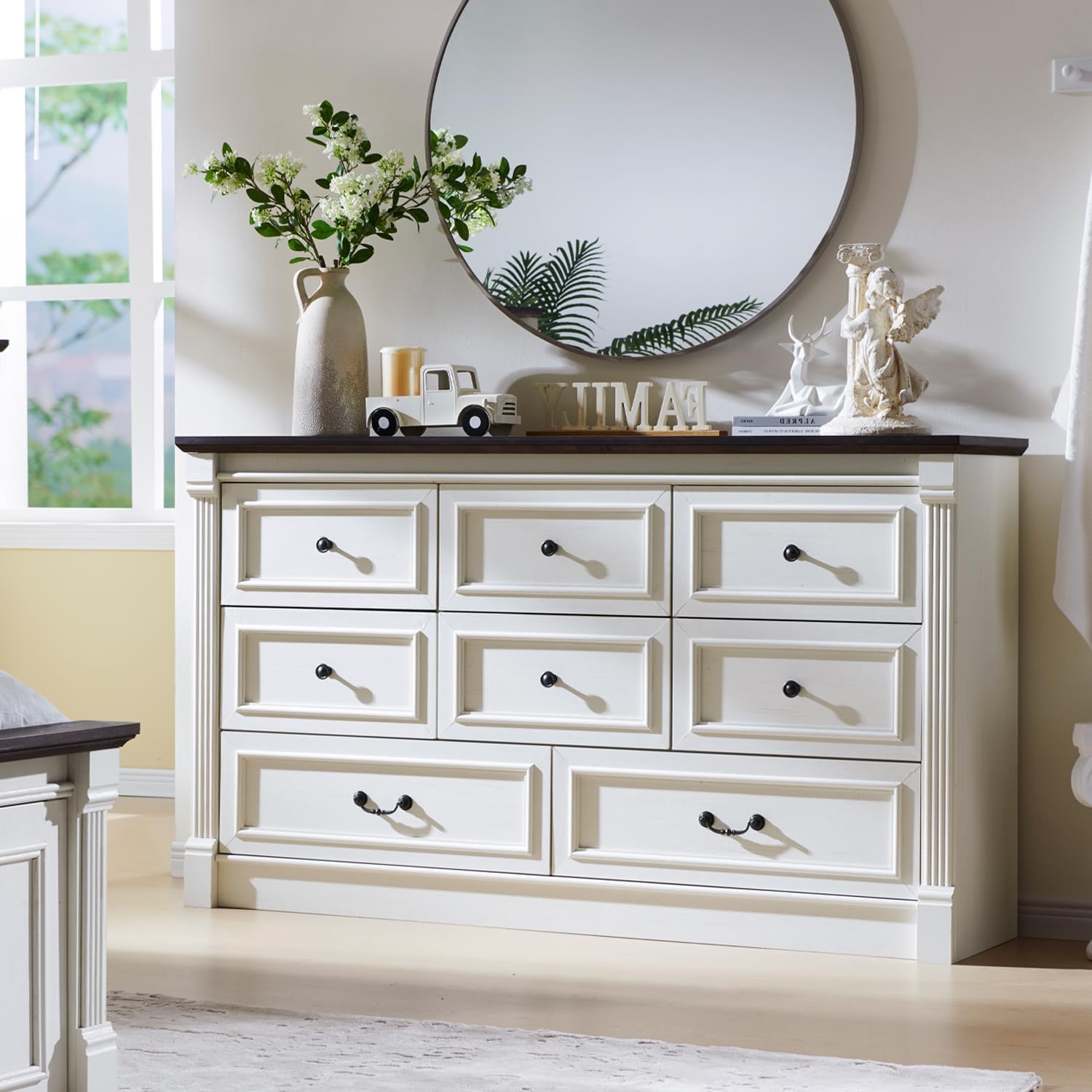 Cómoda rústica de 8 cajones para dormitorio, cómoda y cajonera grande de 61 pulgadas con columna romana, organizador de gran capacidad para dormitorio, pasillo o sala, color blanco