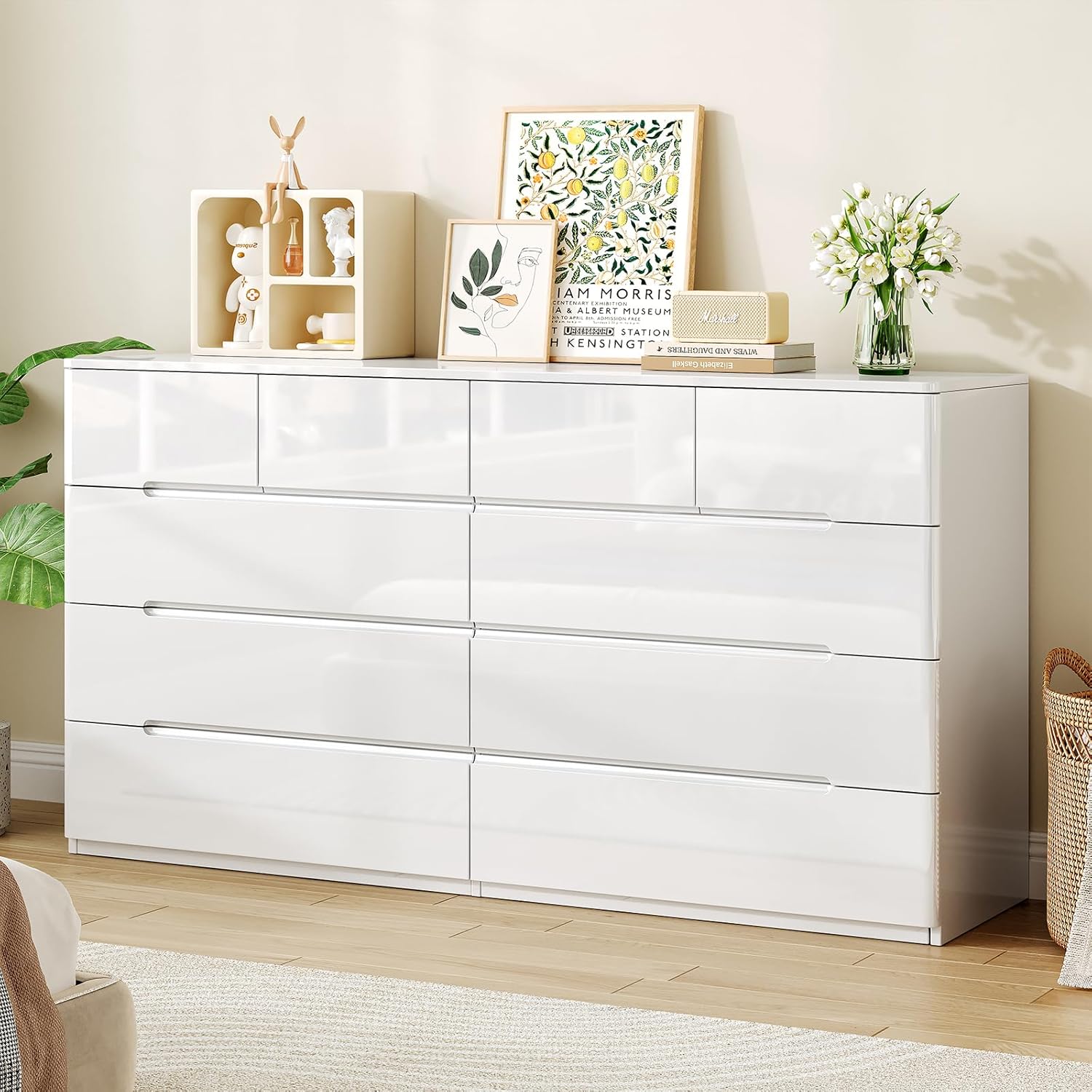 Cómoda blanca de 10 cajones para dormitorio, cómoda larga de 55" cofre de cajones, gabinete de almacenamiento moderno grande de alto brillo con cajones grandes sin manijas, sala de estar