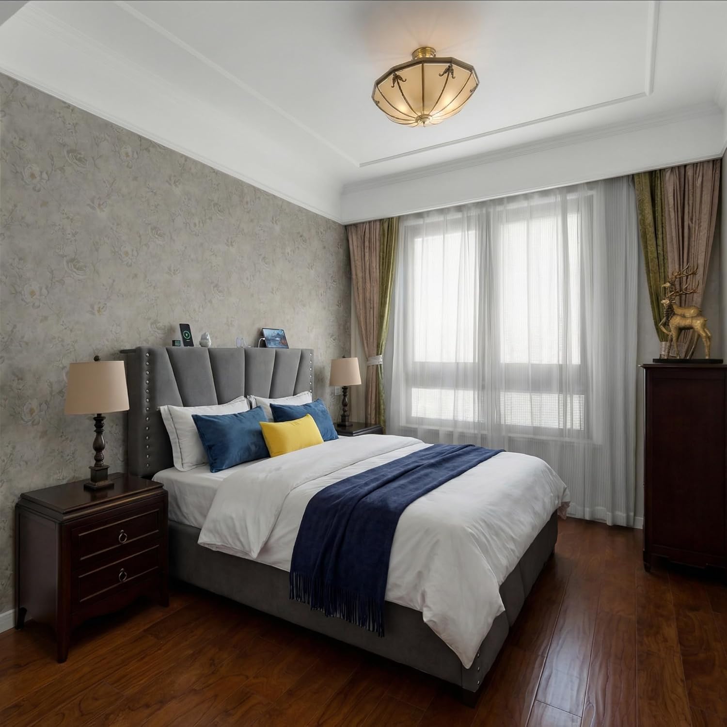 Cama tamaño King, marco de cama de terciopelo con cabecero y luz LED, marco de cama de plataforma para dormitorio, apartamento, dormitorio, sin ruido, fácil montaje, gris oscuro