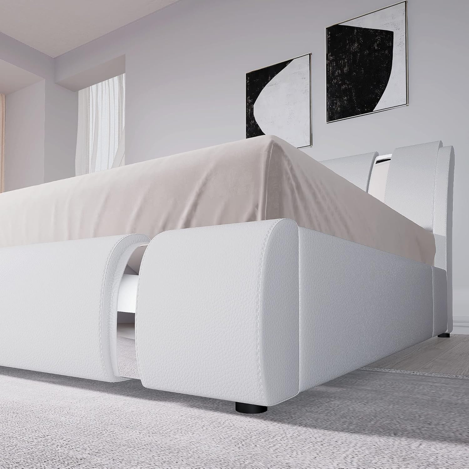 Cama de plataforma tamaño Queen con decoración de piezas de hierro, cama tapizada de piel sintética con cabecera ajustable curvada, soporte de listones de madera, no necesita somier