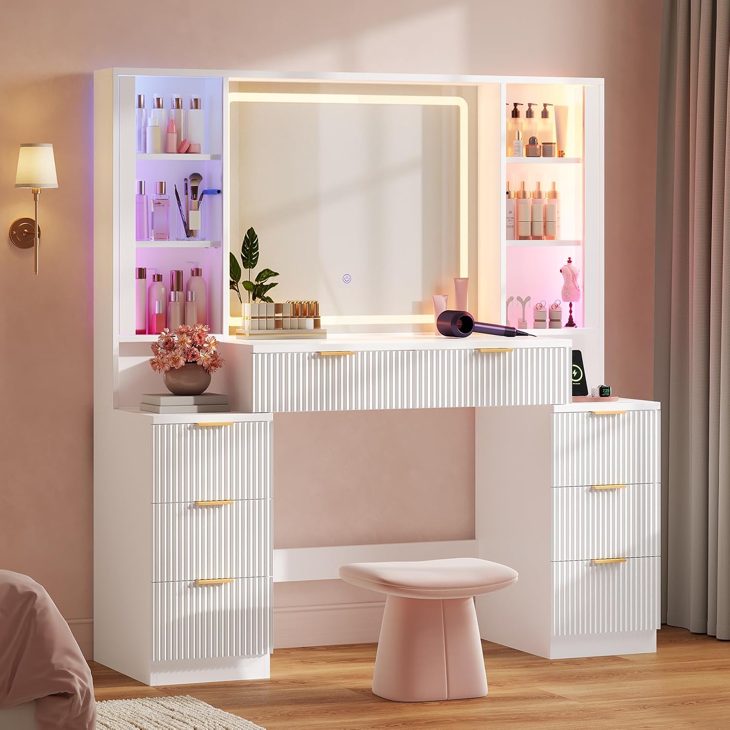Vanity, escritorio de maquillaje de madera estriada con espejo y luces LED de sincronización de sonido, tocador grande, 8 cajones, estación de carga para niñas y mujeres (blanco, 51.2 pulgadas de ancho)