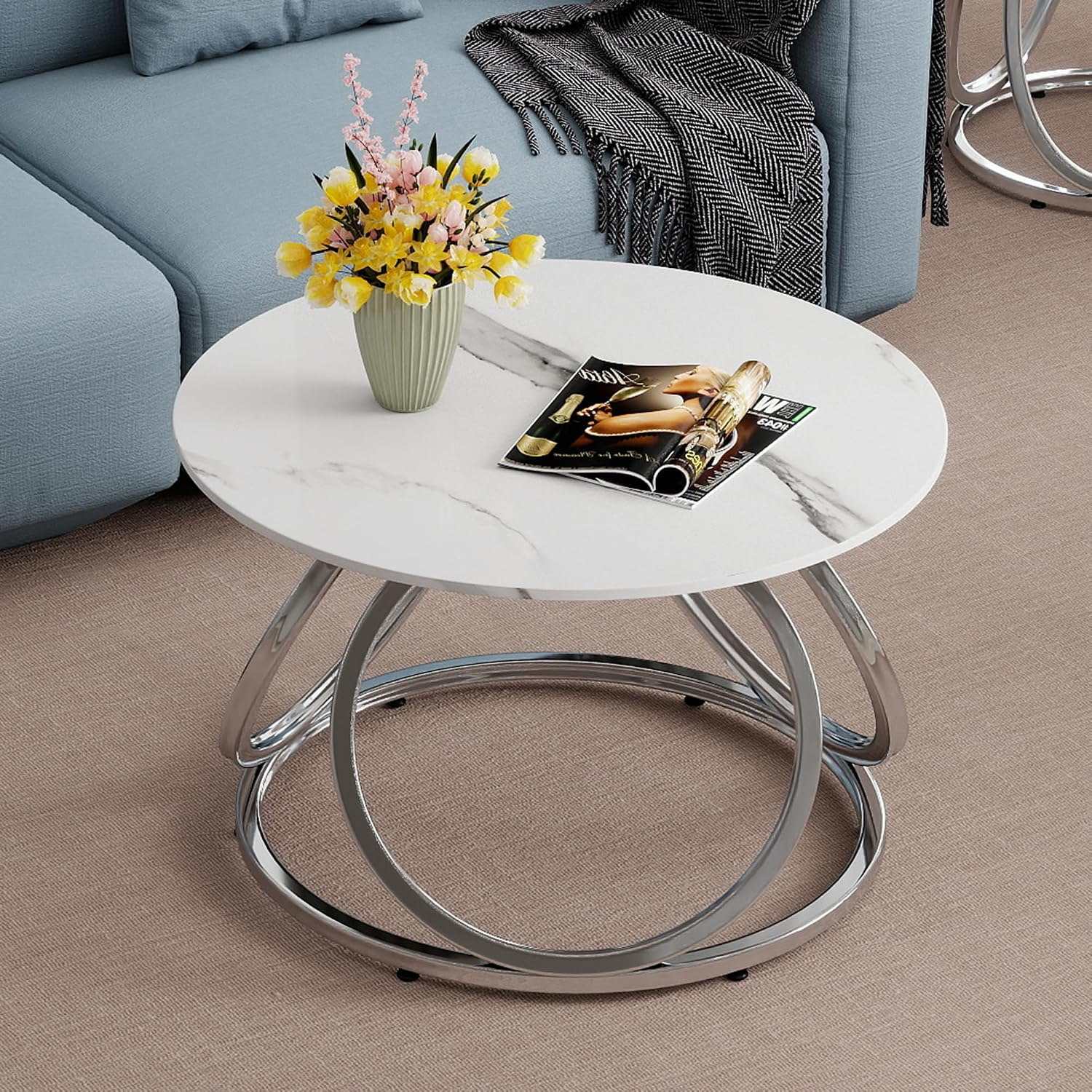 O&K FURNITURE Mesa auxiliar plateada, mesa de centro redonda con venas de mármol sintético, mesa central moderna con acabado cromado, para sala de estar, oficina en casa, 1 unidad